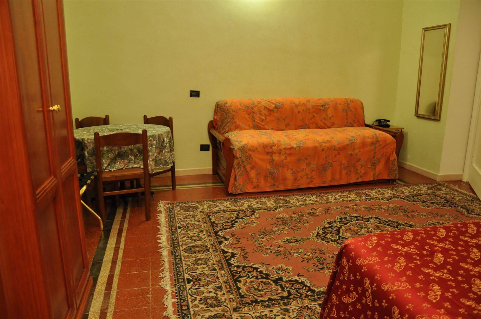 Albergo Sandra Roma Esterno foto