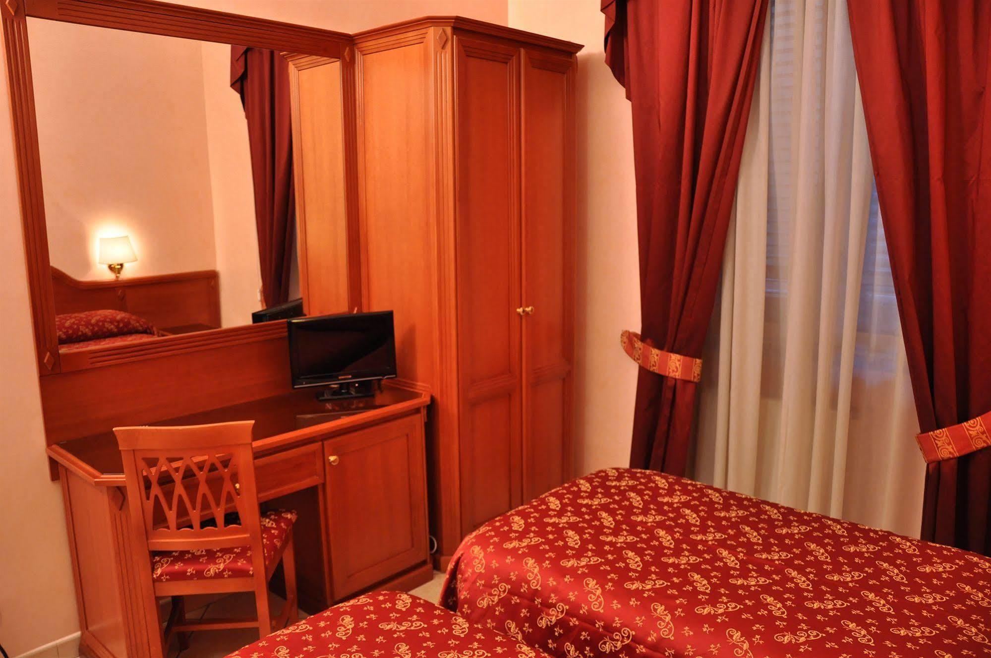 Albergo Sandra Roma Esterno foto