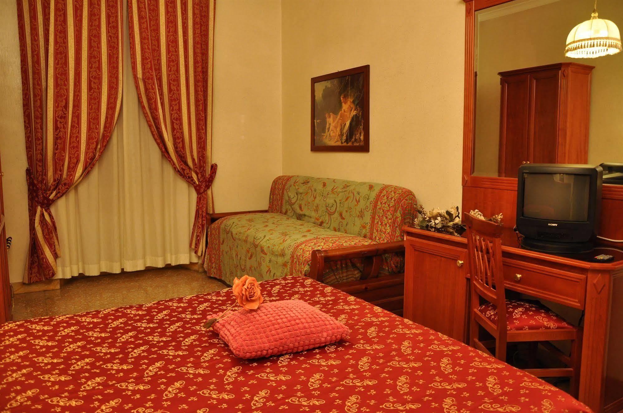 Albergo Sandra Roma Esterno foto