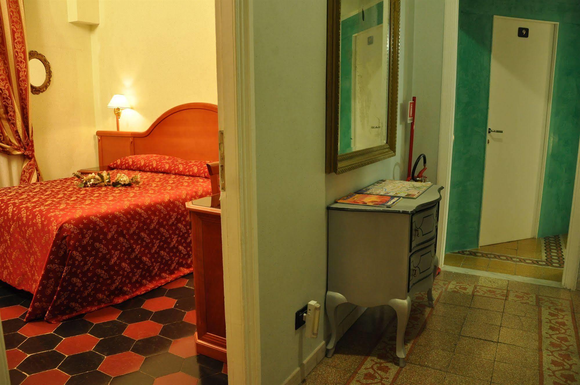 Albergo Sandra Roma Esterno foto