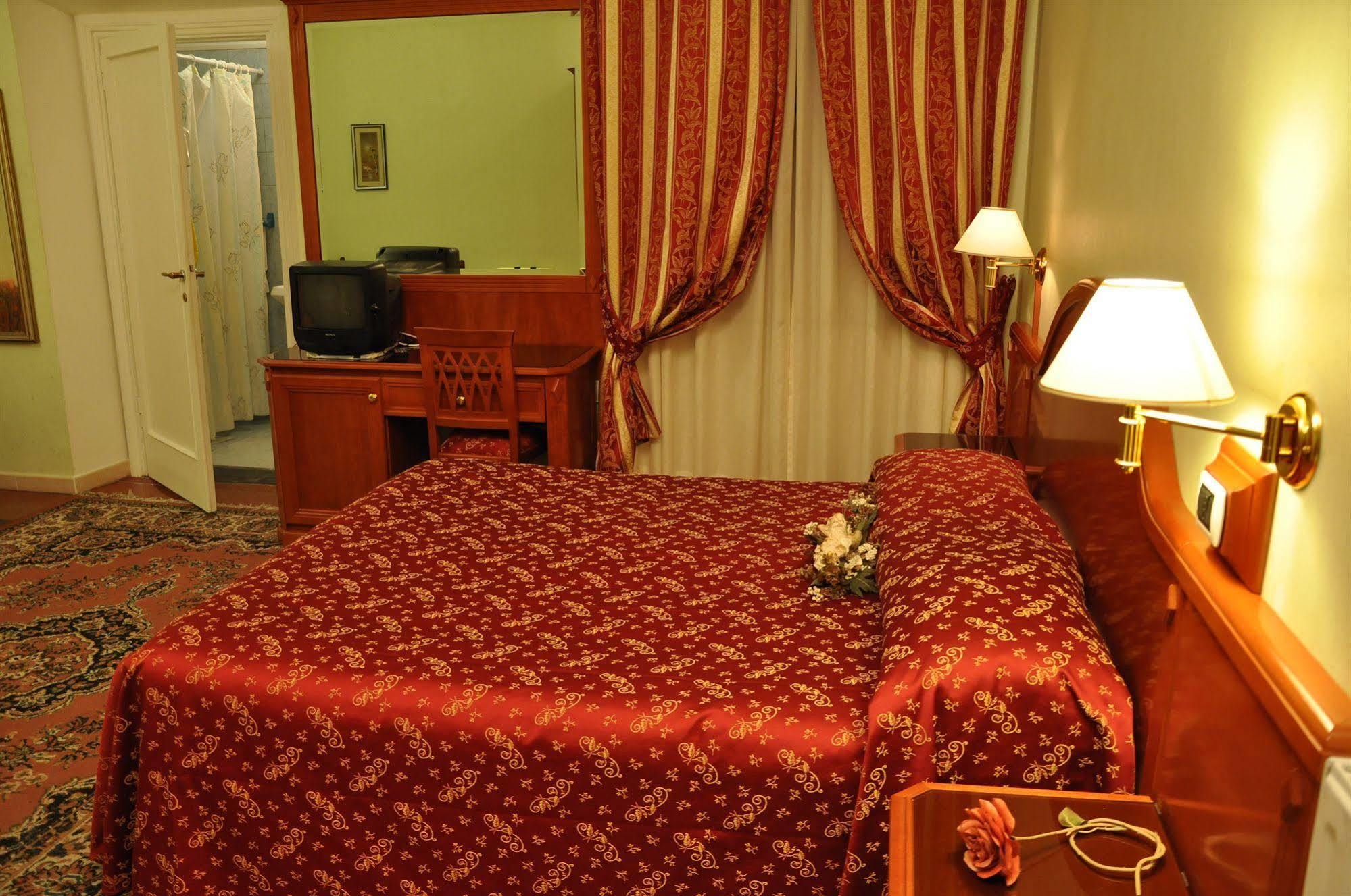 Albergo Sandra Roma Esterno foto