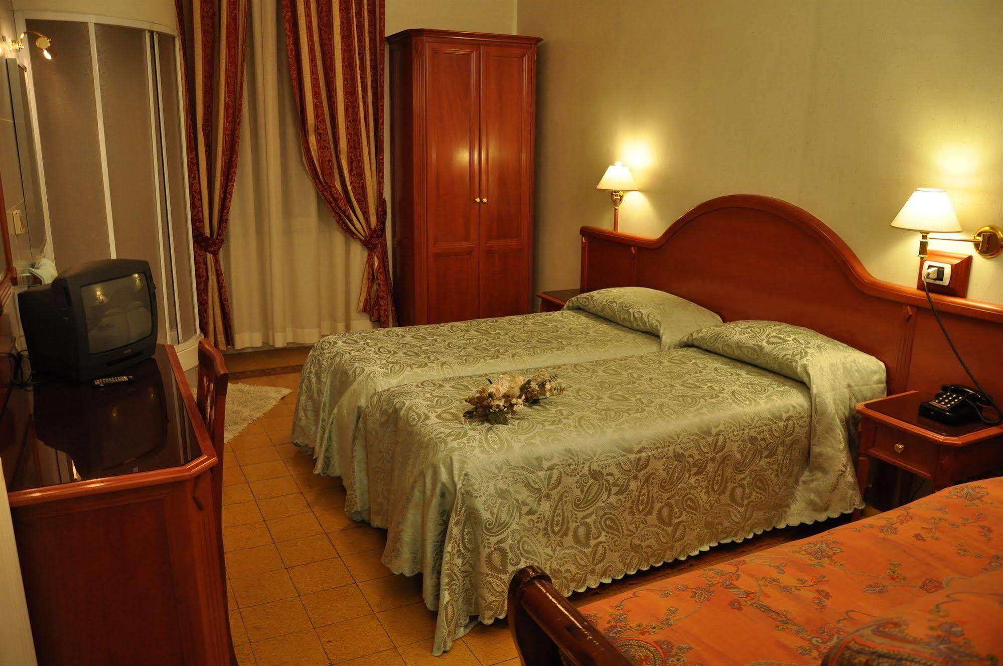 Albergo Sandra Roma Esterno foto
